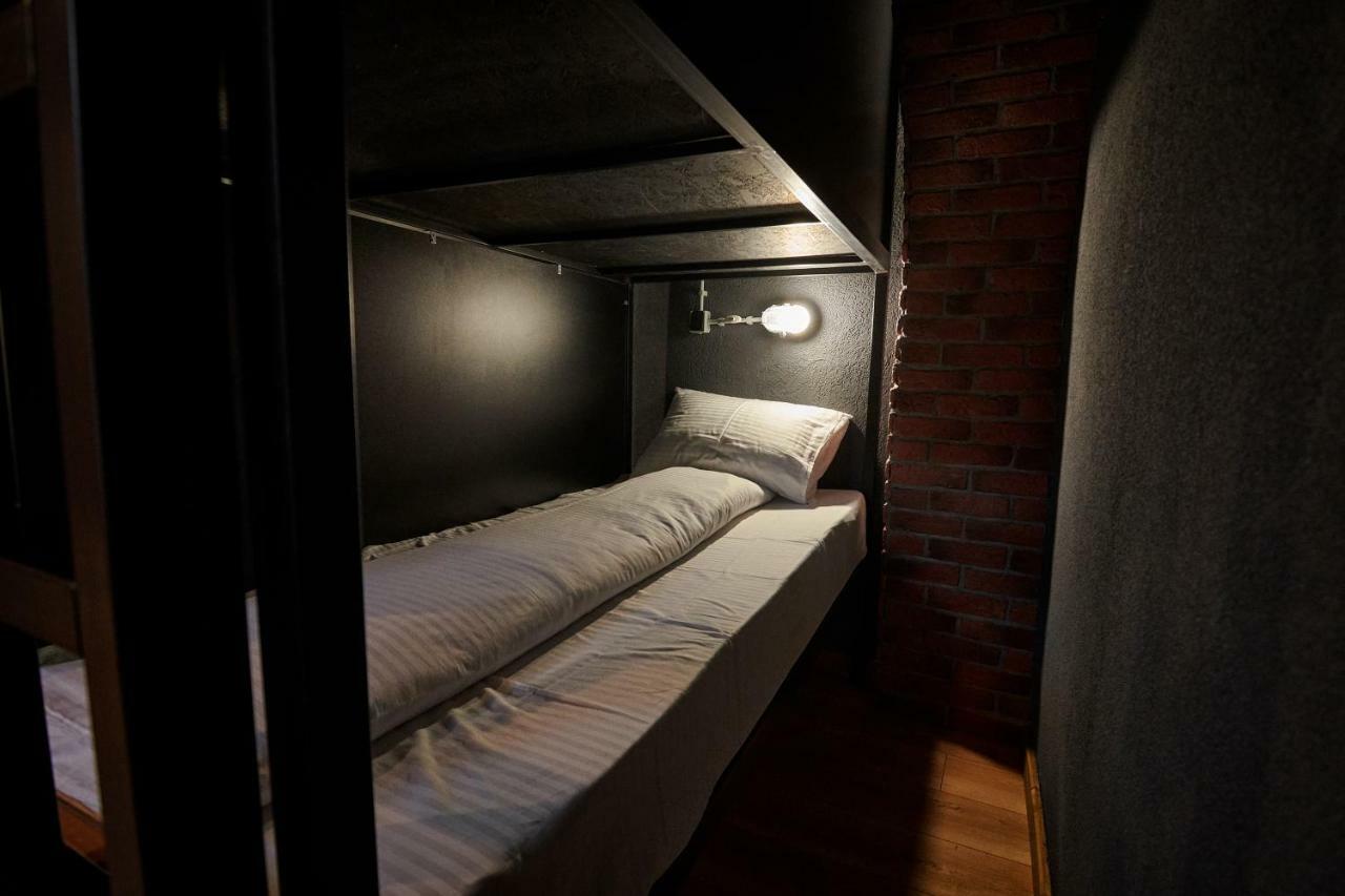 Bed Stage Hostel Brasov Ngoại thất bức ảnh