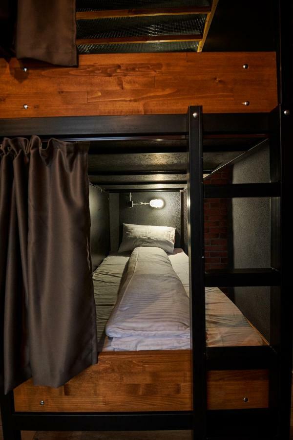 Bed Stage Hostel Brasov Ngoại thất bức ảnh